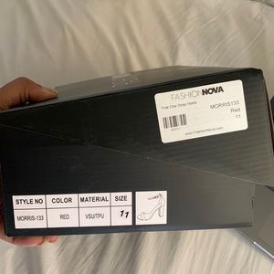 That one strap heels-Red